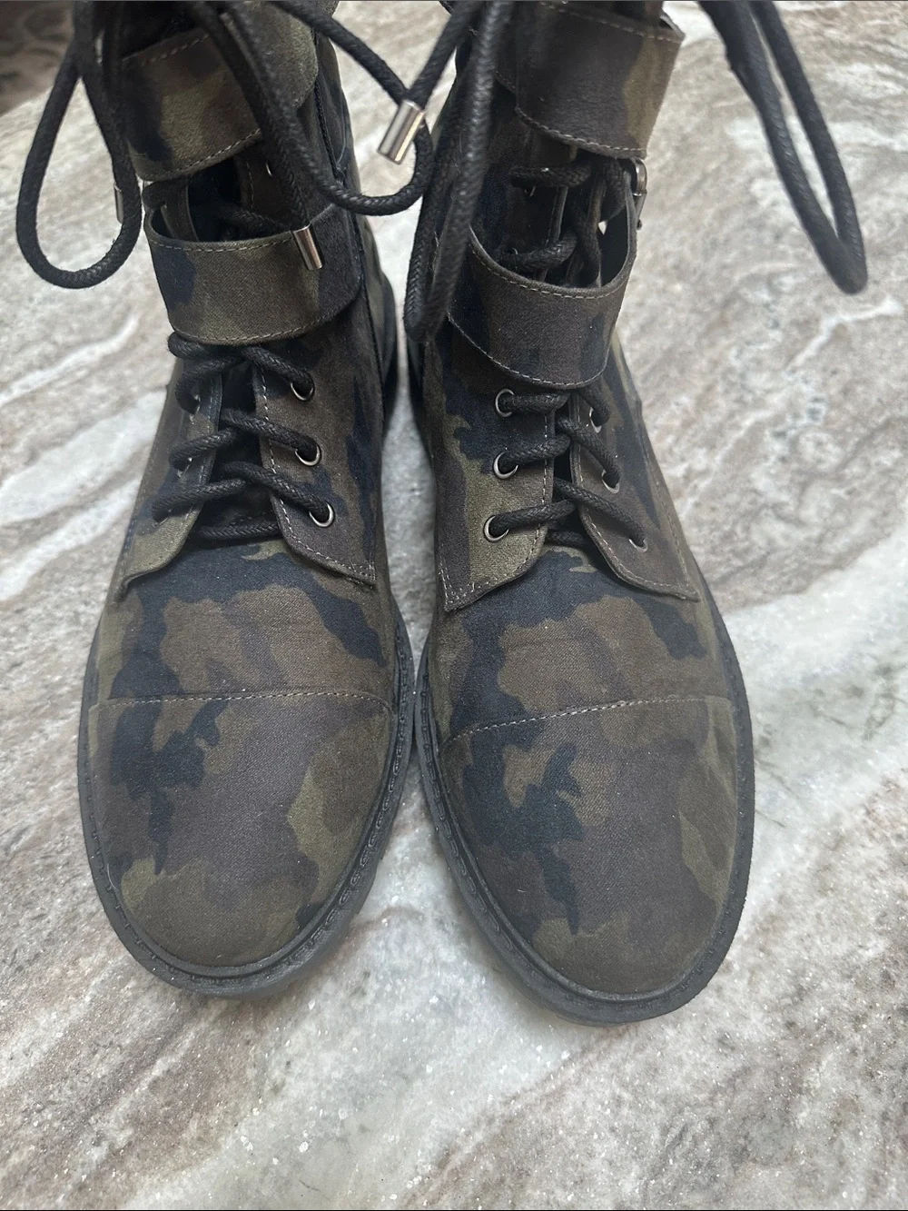 NEW Jessica Simpson Kerina Lace-Up Boots Camo Camouflage Moto Combat Sz 8.5